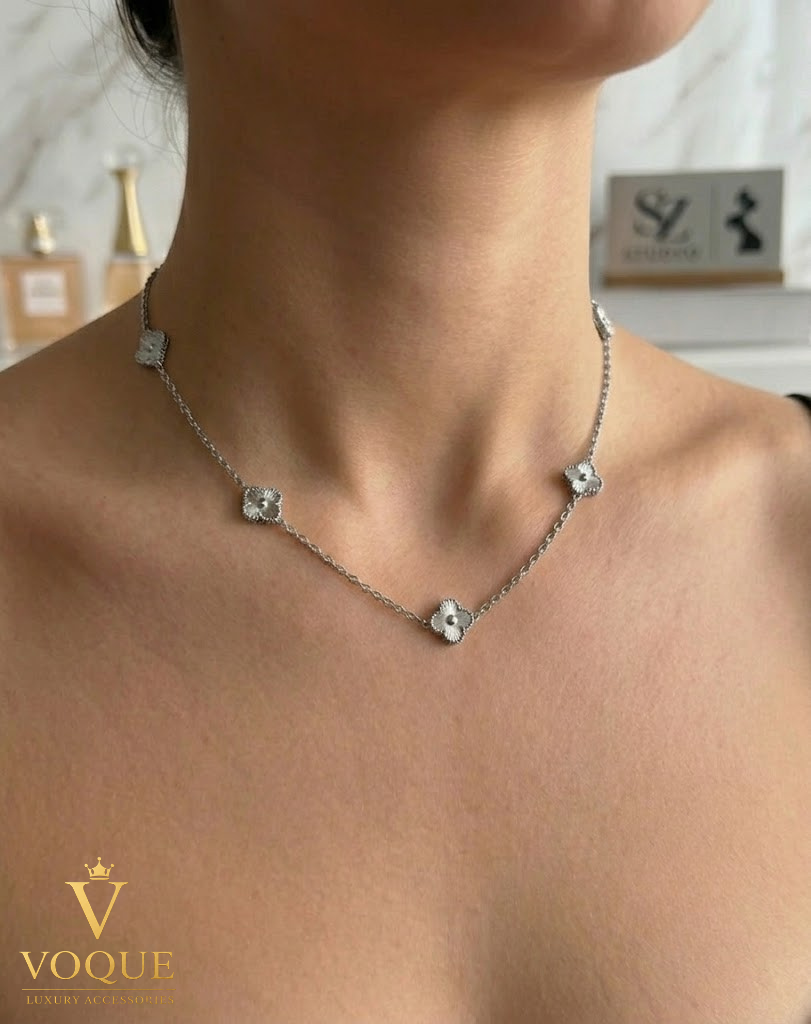 VOQUE Luxe Dokulu Yonca Çelik Kolye