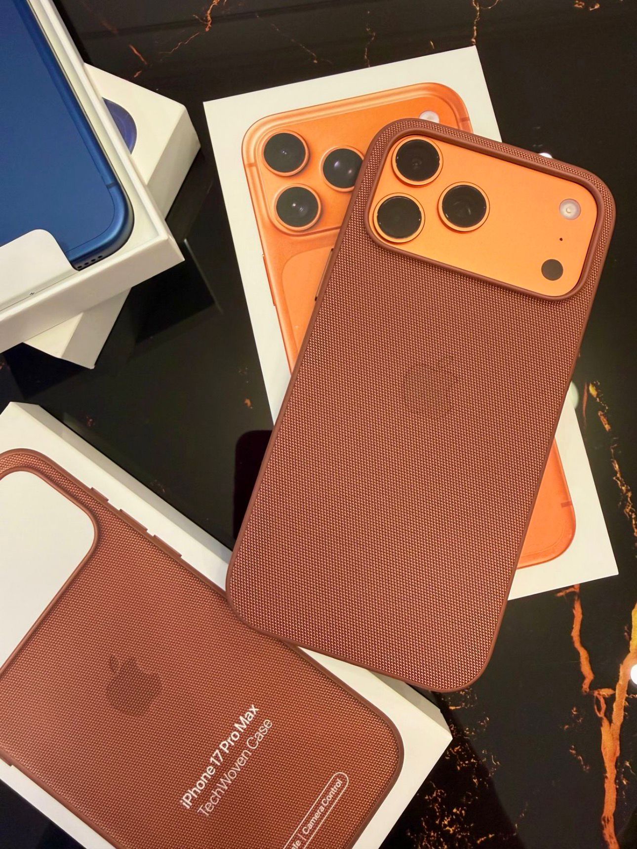 İphone MagSafe Özellikli Premium Tech Dokuma Kılıf Kahverengi